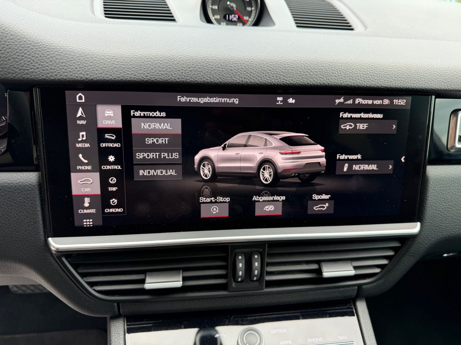 Fahrzeugabbildung Porsche Cayenne Coupe°Kreide°Sportpaket°AHK°Carbon°22Zol