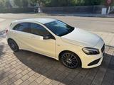 Mercedes-Benz A 180 AMG PEAK PAKET - Mercedes-Benz mit Benzin-Antrieb: Limousine, 180 AMG Paket