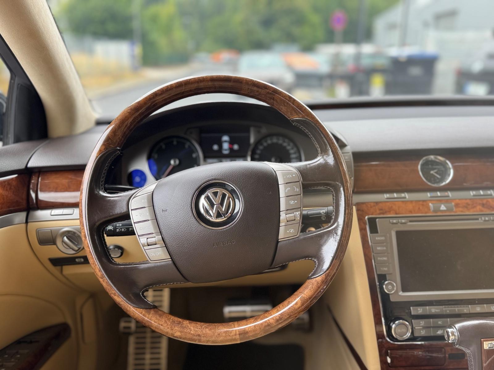 Volkswagen Phaeton 4.2 V8 4MOTION Tiptronic 4-Sitzer -