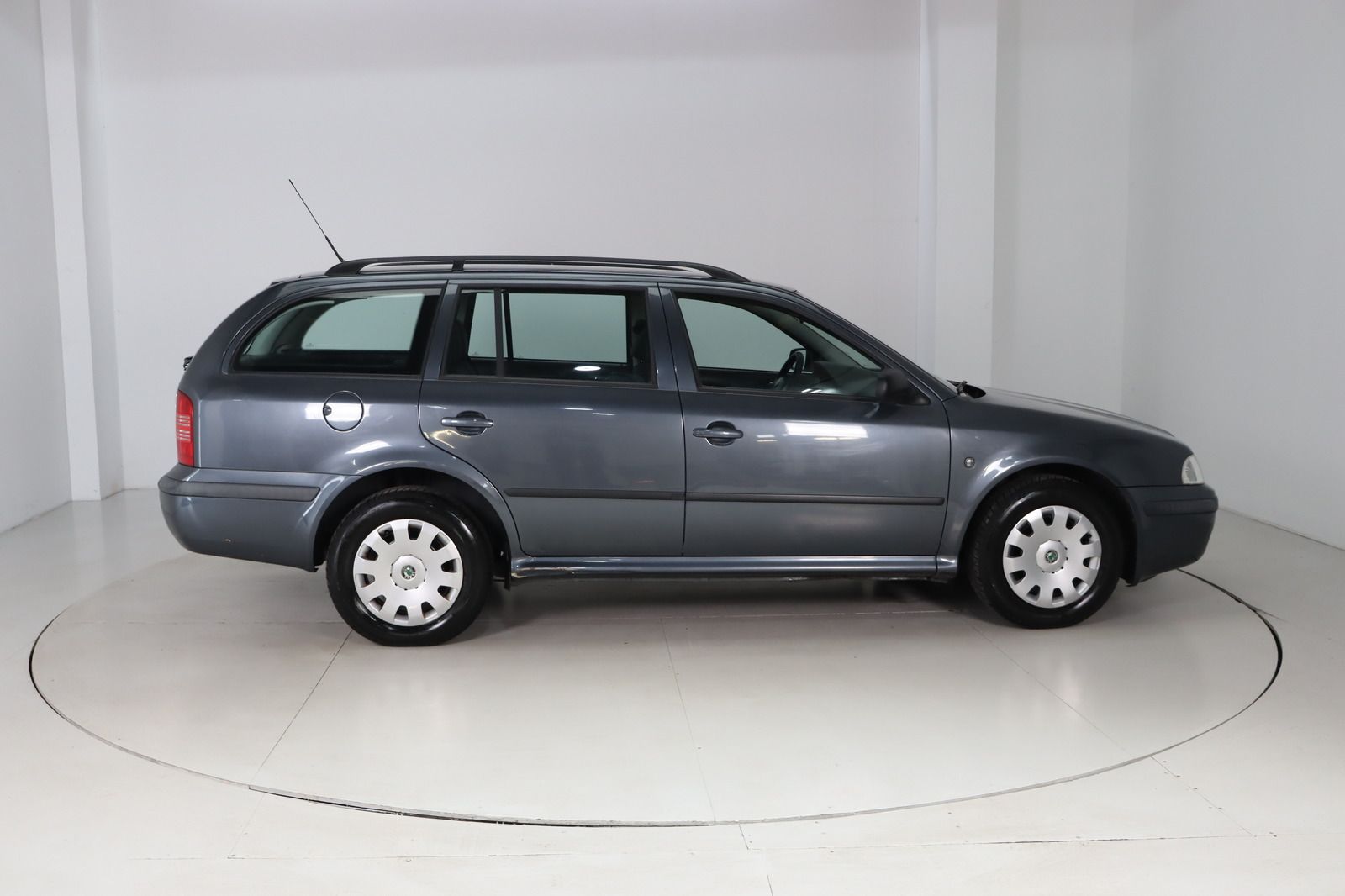 Fahrzeugabbildung SKODA Octavia Combi 1.6 Ambiente