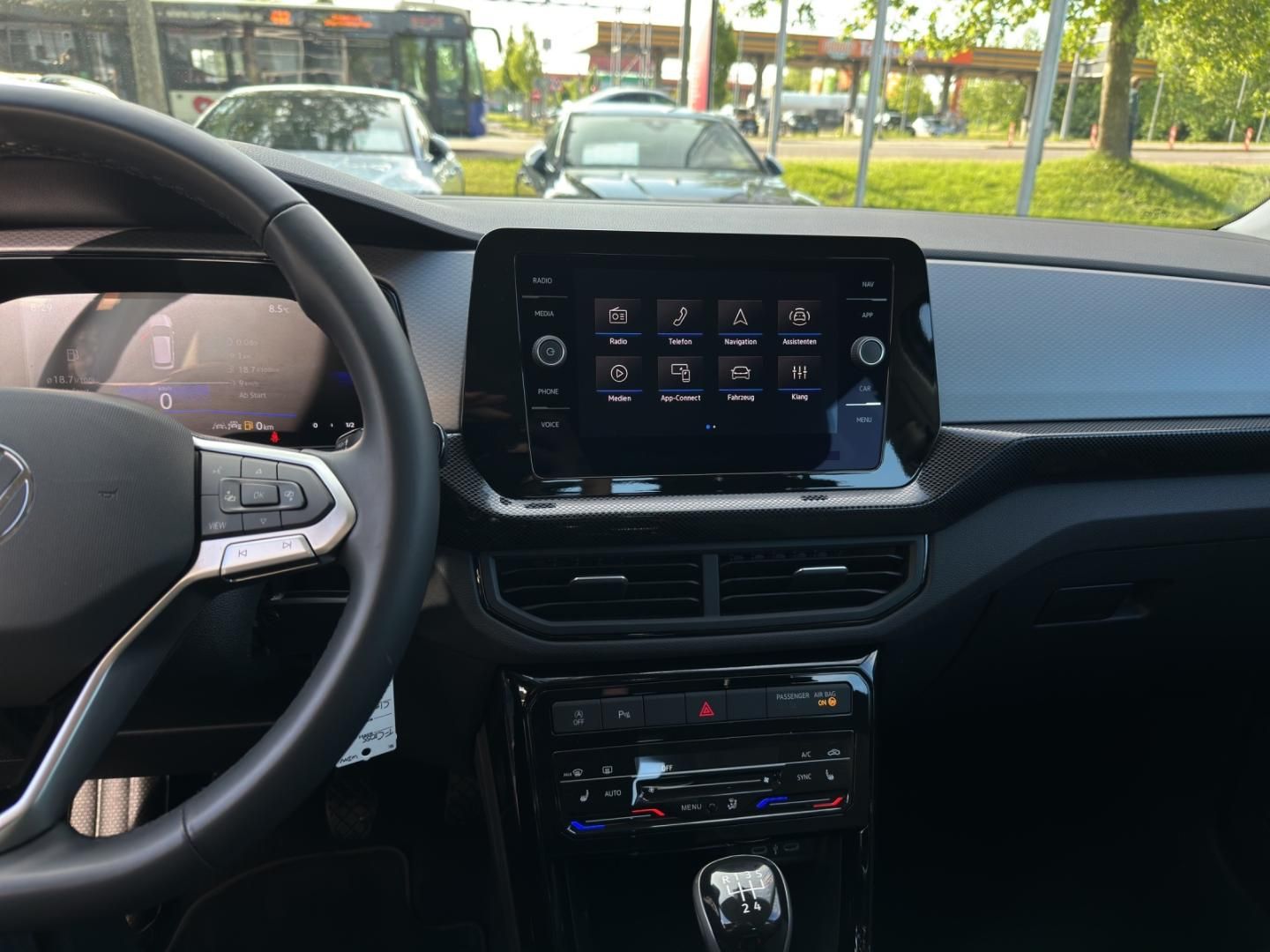 Fahrzeugabbildung Volkswagen T-Cross Life 1.0 TSI, 70kW, 5-Gang, Navi, ACC,AP