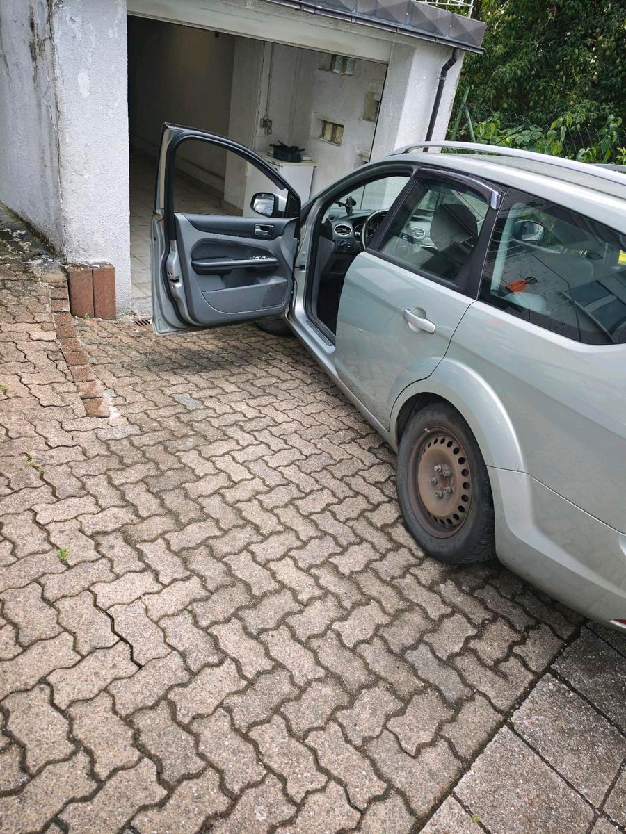 Ford Focus 2010 — photo 7