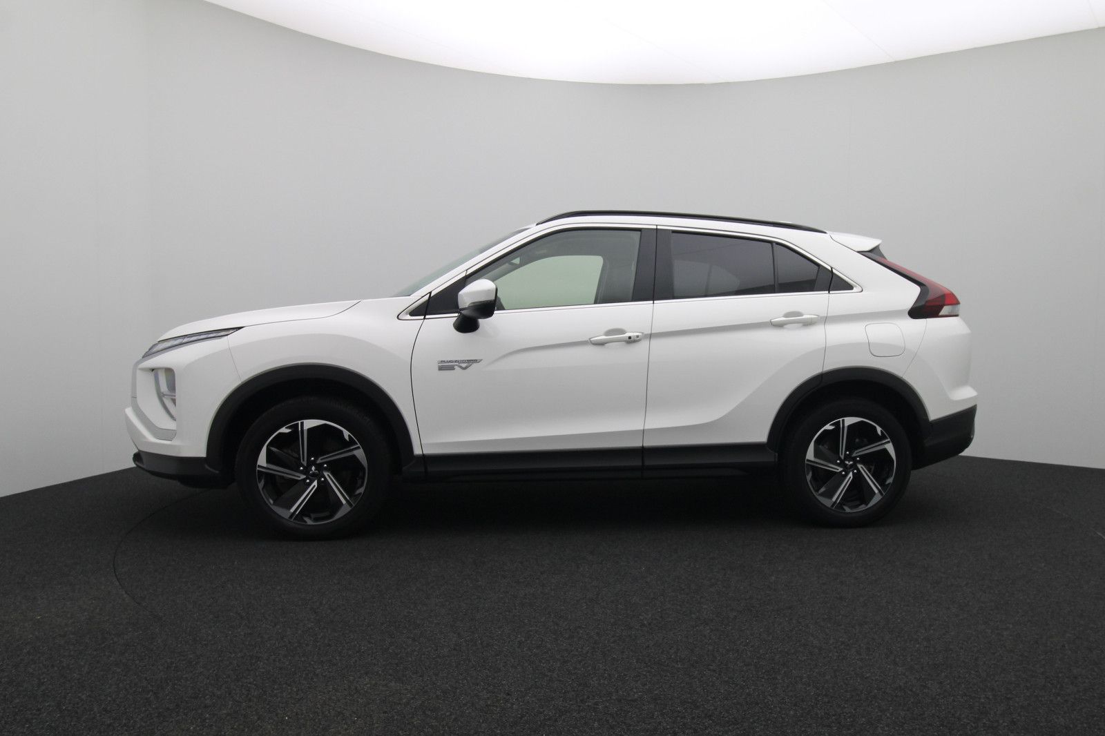 Fahrzeugabbildung Mitsubishi Eclipse Cross 2.4 Basis Hybrid 4WD