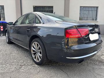 Audi A8 - 4