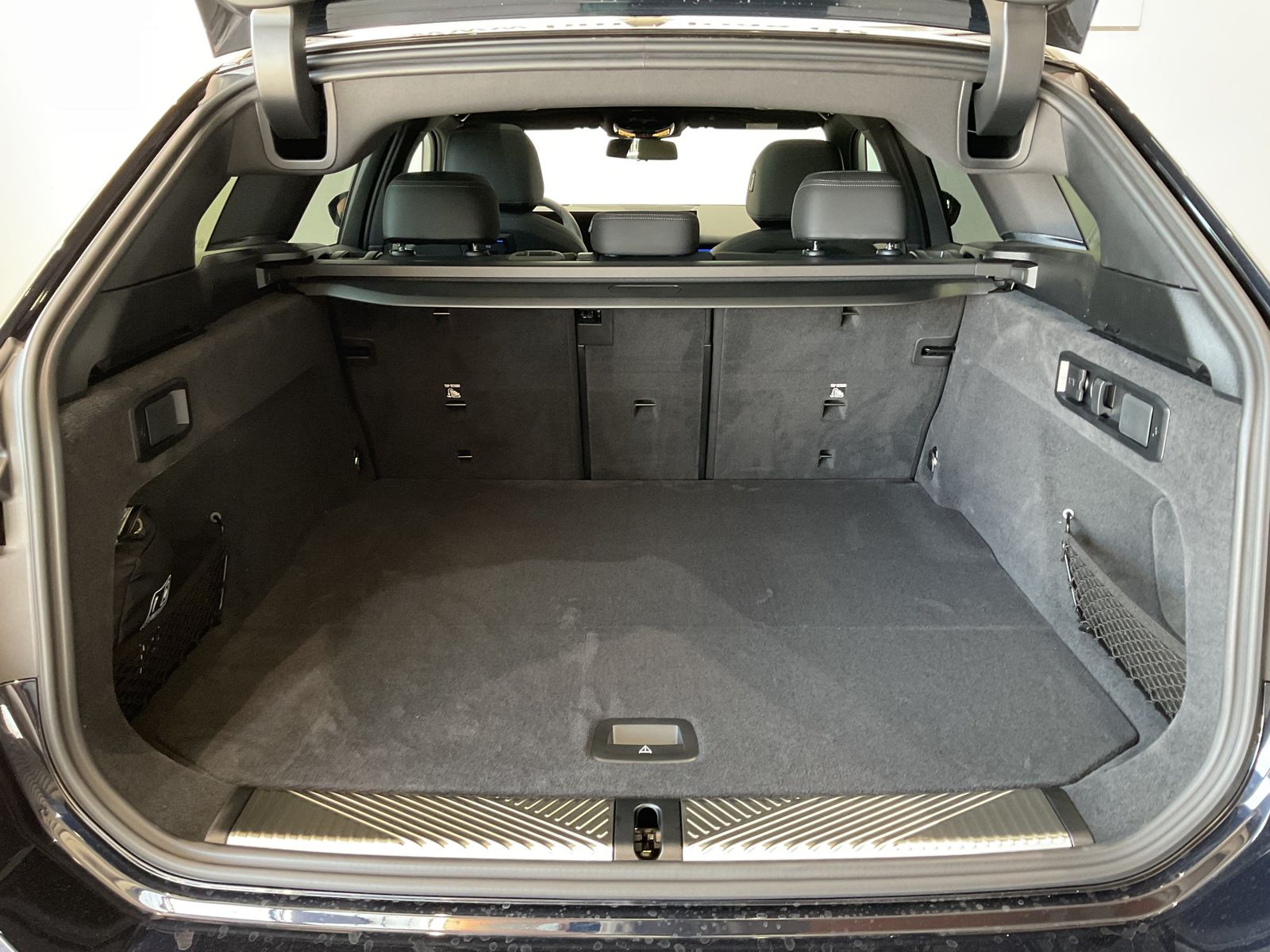 Fahrzeugabbildung BMW 540d xDrive M Sport AHK B&W PanoDach Sportpaket