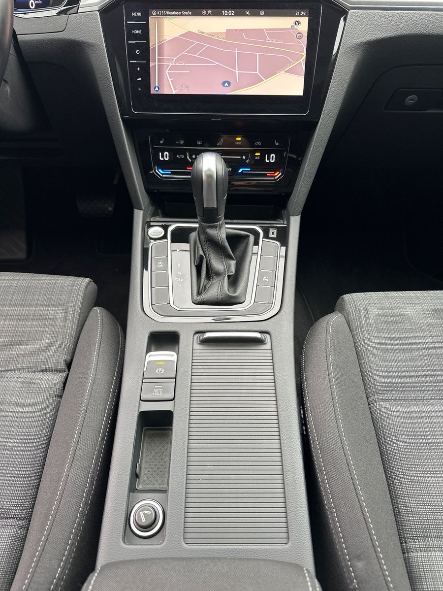 Fahrzeugabbildung Volkswagen Passat Variant 2.0 TDI DSG Business NAV+LED+PANO