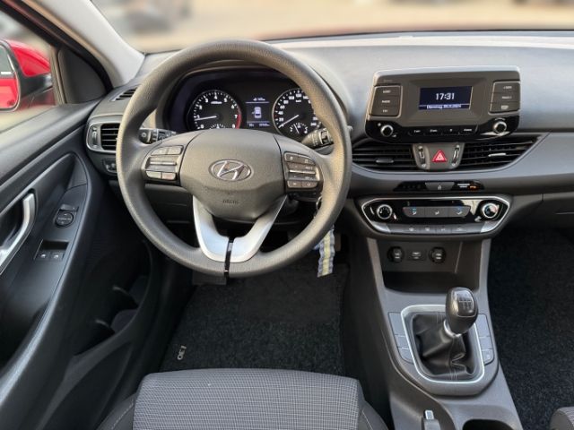 Fahrzeugabbildung Hyundai i30 Select 1.4 +RADIO+TEMPOMAT+KLIMA+BLUETOOTH+U