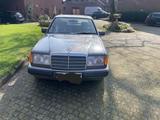 Mercedes-Benz 230E - Mercedes-Benz E 230 aus 1990