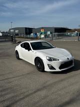 Toyota GT86 | Motor neu bei Toyota | 18 Zoll - weiße Toyota GT86