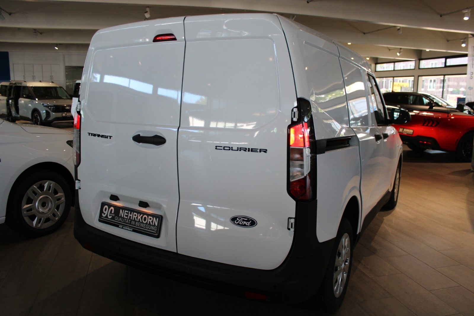 Fahrzeugabbildung Ford Transit Courier TREND Kasten KLIMA WinterPaket2