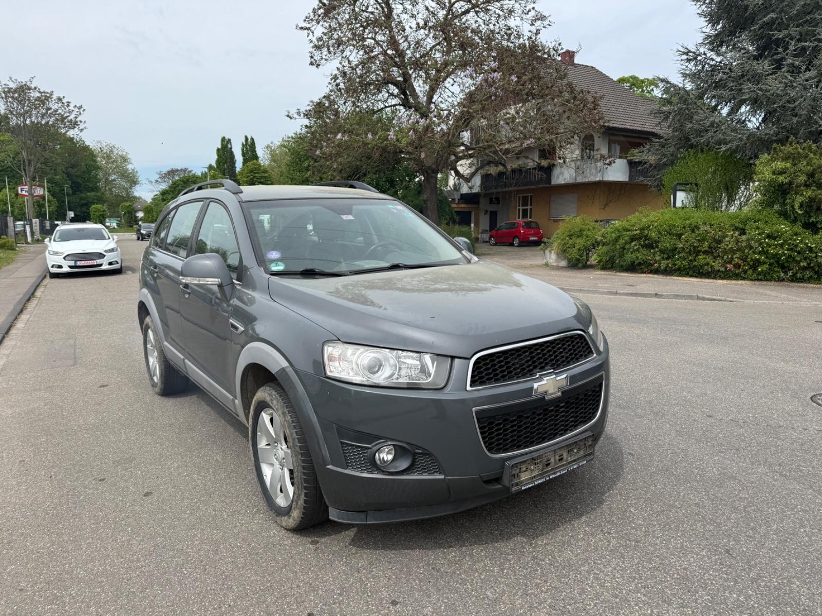 Chevrolet Captiva 2013 — interior