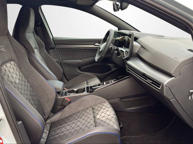 Golf VIII Variant R-Line 1.5 l eTSI OPF 110 kW