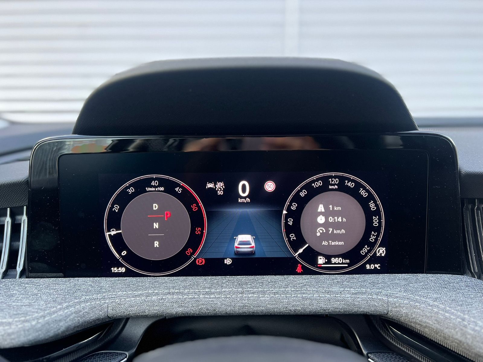 Fahrzeugabbildung SKODA Superb Combi 2.0 TDI 4x4 Navi ACC AHK