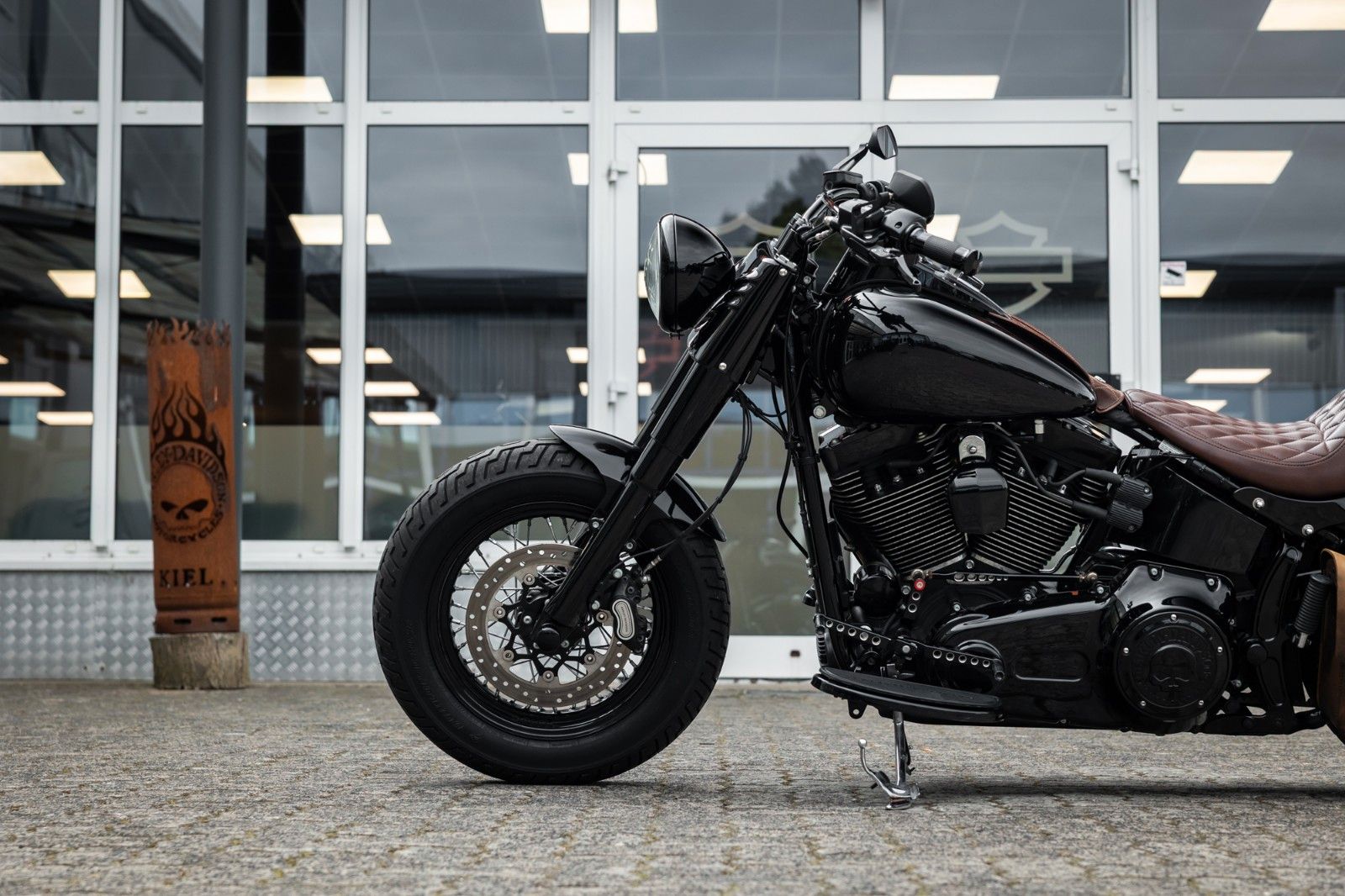 Fahrzeugabbildung Harley-Davidson FLSS SOFTAIL SLIM S 110 cui - Kesstech-Heckumbau