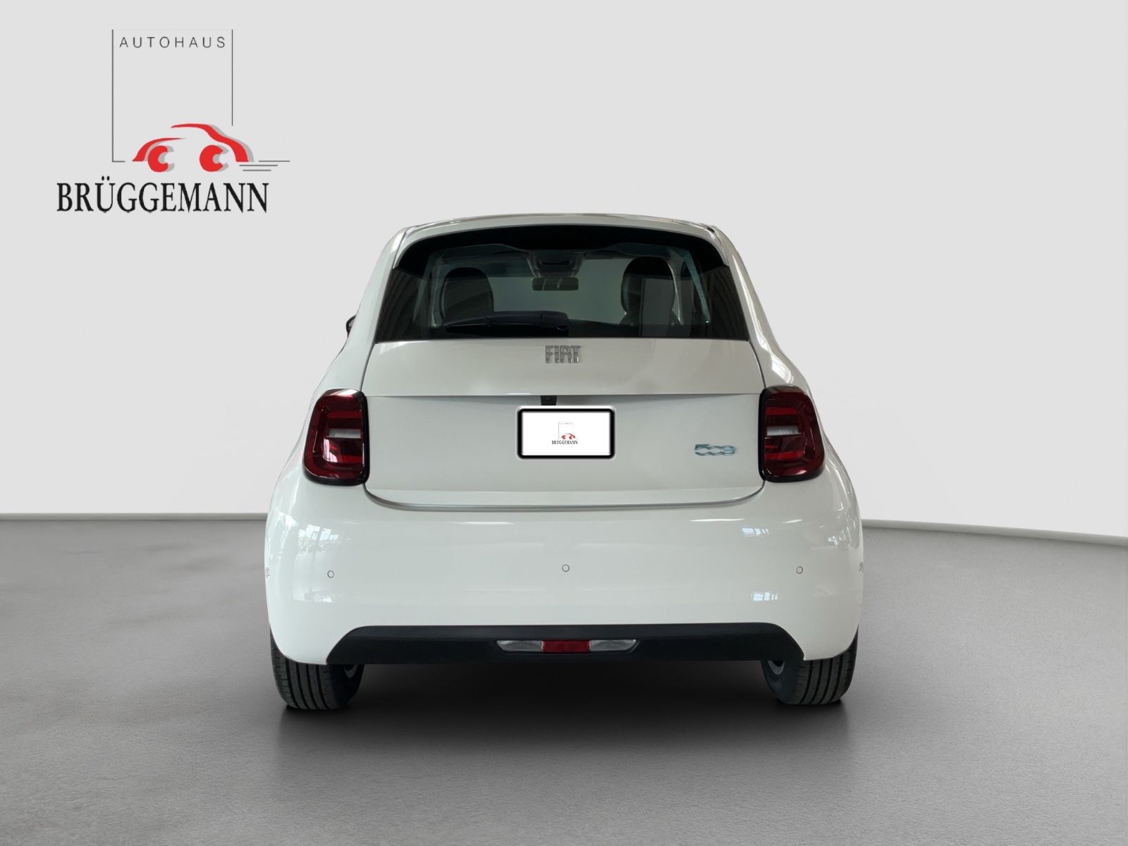 Fahrzeugabbildung Fiat 500e + Komfort Paket, Style Paket