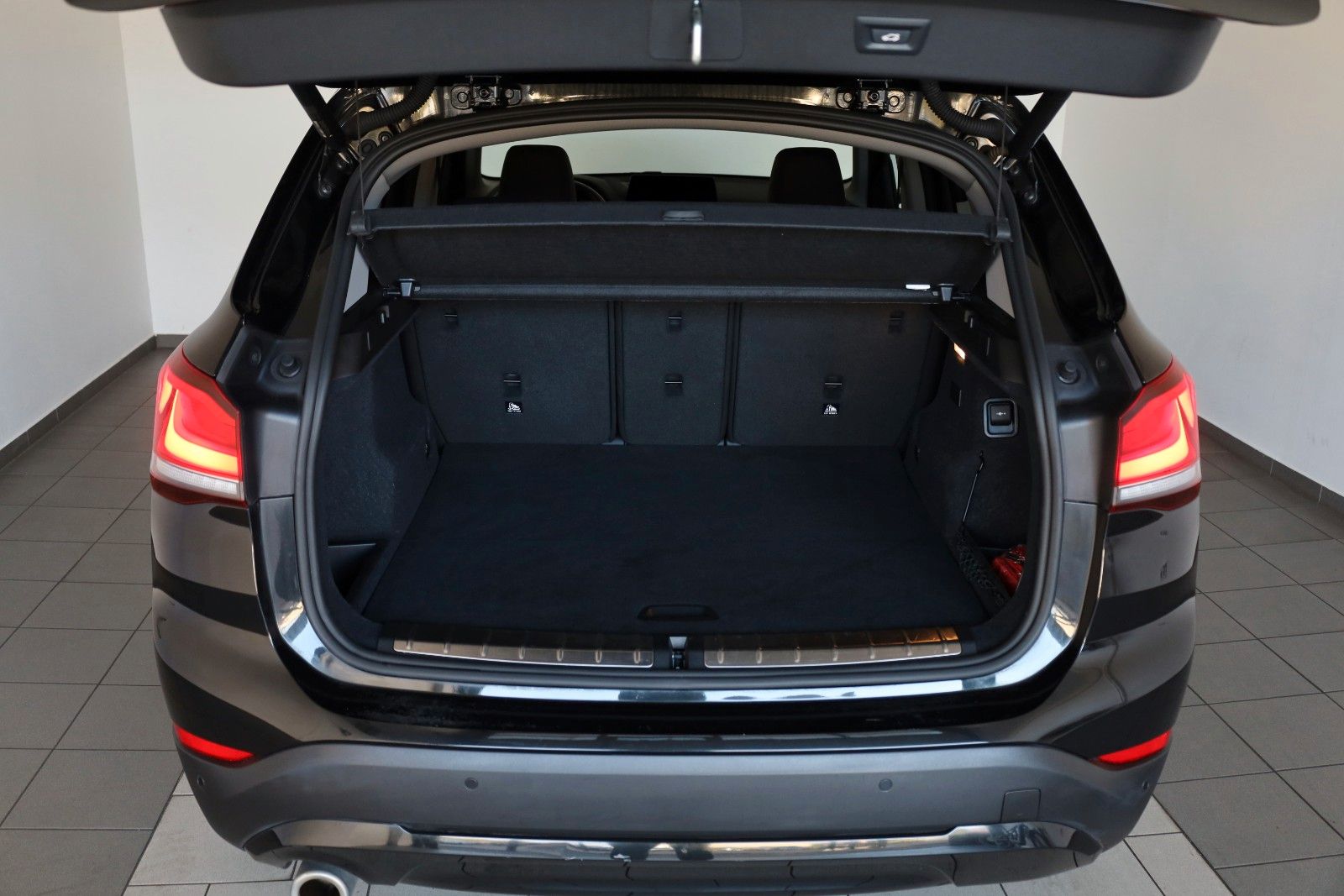 Fahrzeugabbildung BMW X1 xDrive 25 e Advantage,Leder,Navi,LED,HUD,SH