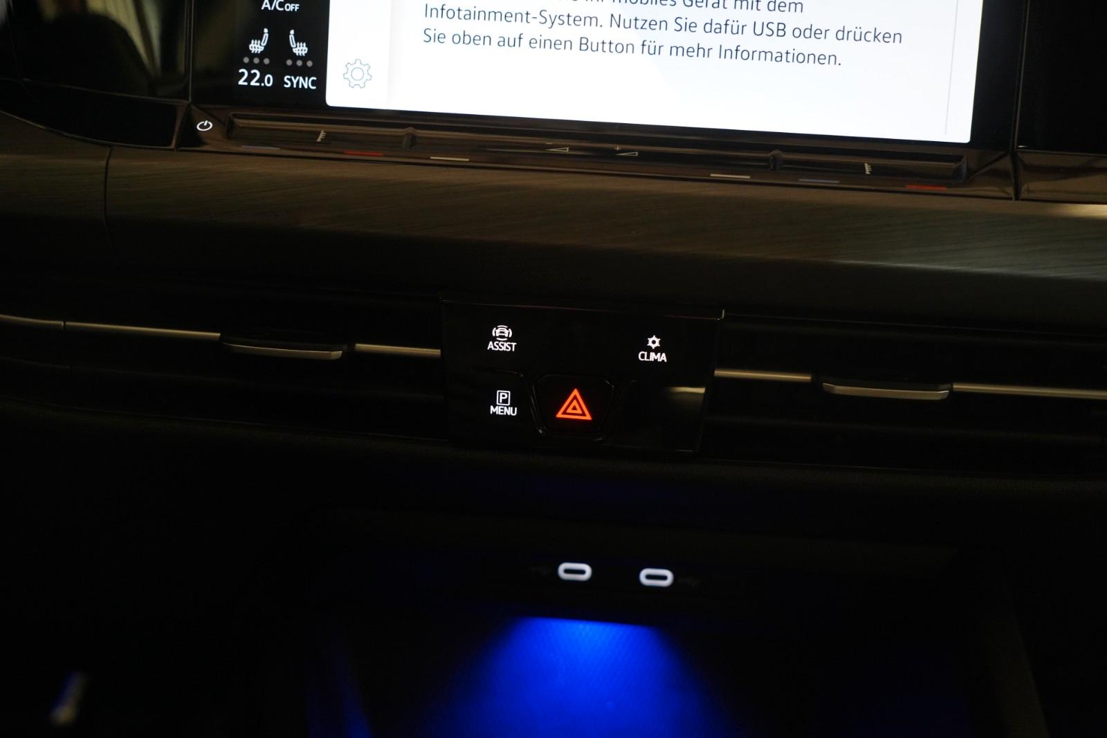 Volkswagen Golf 8 1.5 TSI Lim.  IQ. Light 1.Hand*LED*ACC*