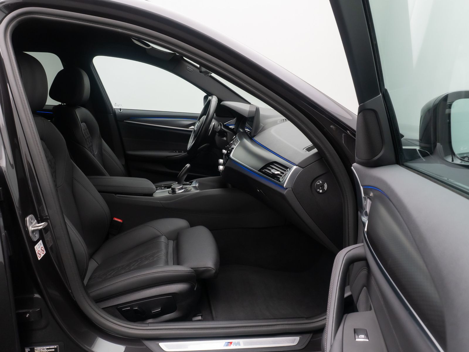 Fahrzeugabbildung BMW 520d M Sport Laser AHK HUD DAB Kamera Komfort
