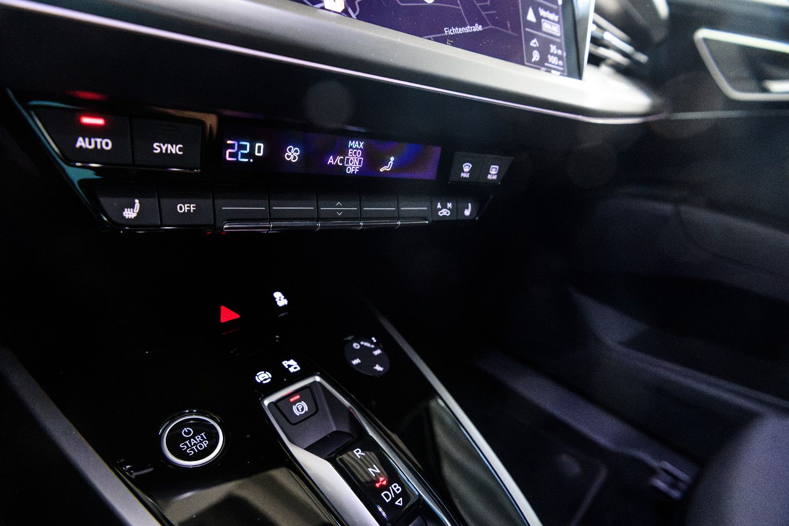 Fahrzeugabbildung Audi Q4 e-tron 45 quattro S-Line MATRIX/RFK/NAVI/