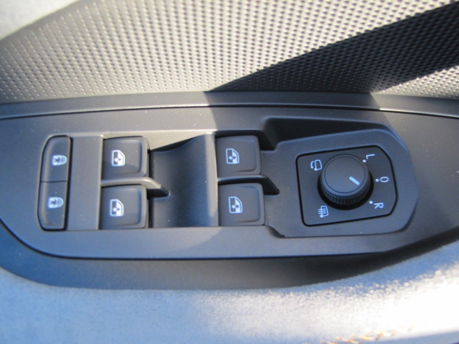 Fahrzeugabbildung SKODA Kodiaq Selection 2.0 TDI 150PS 7-Gang DSG