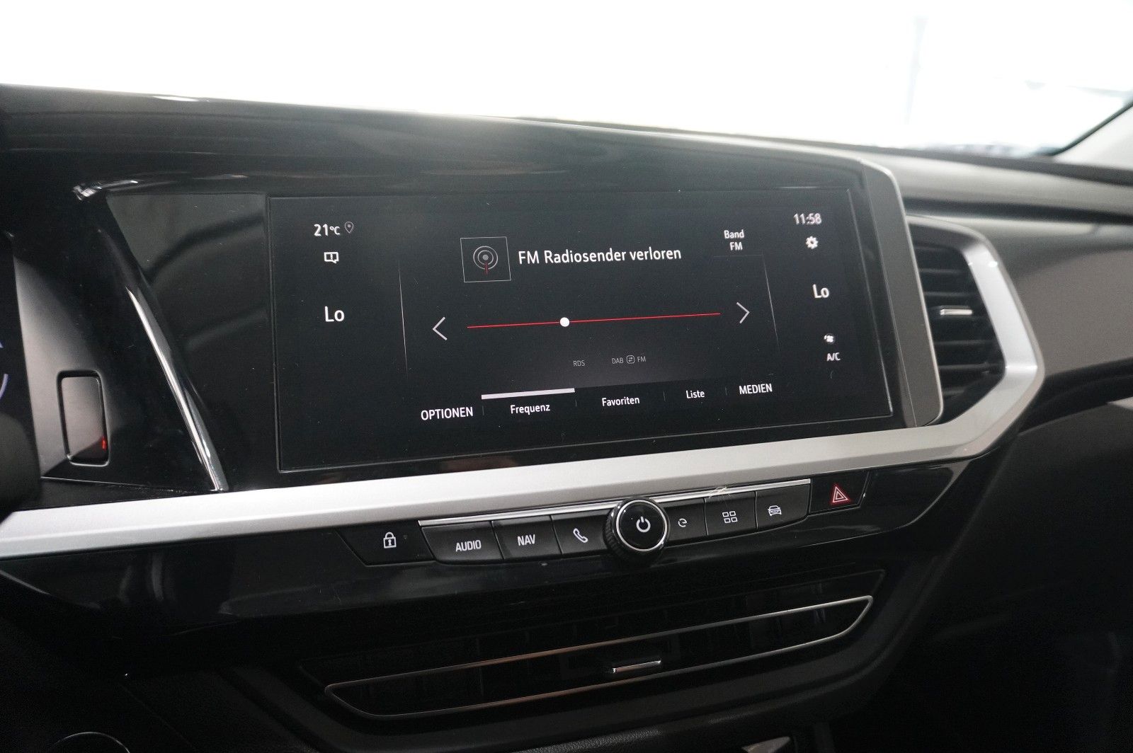 Fahrzeugabbildung Opel Grandland (X) ULTIMATE 4HYBRID NAVI/LED/SPORT/SH