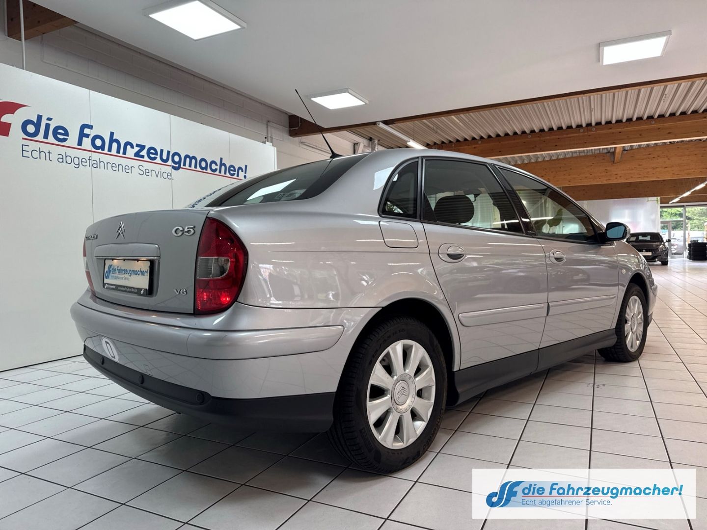 Fahrzeugabbildung Citroën C5 3.0 V6 Automatik Exclusive Navi Leder