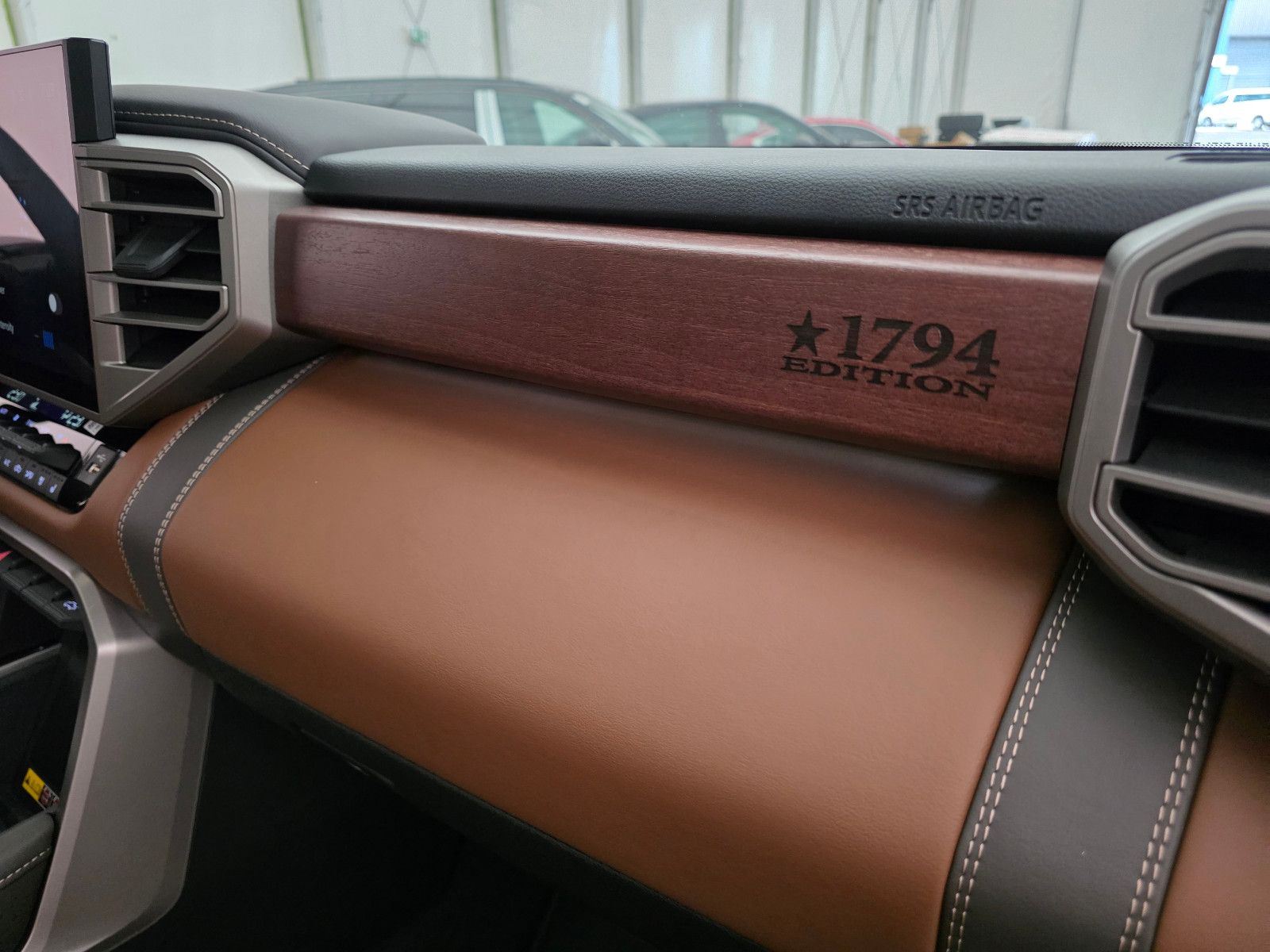 Fahrzeugabbildung Toyota Tundra 1794 Edition T1: 72.000 EURO ! Stock !