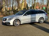 Mercedes-Benz E 63s AMG *4-MATIC*PANO*360*DISTR*KEY-GO*H&K - silberne Mercedes-Benz E 63 AMG