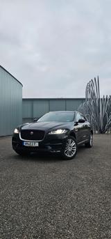 Jaguar F-Pace 25d AWD Portfolio Automatik Portfolio - Jaguar F-Pace von privat