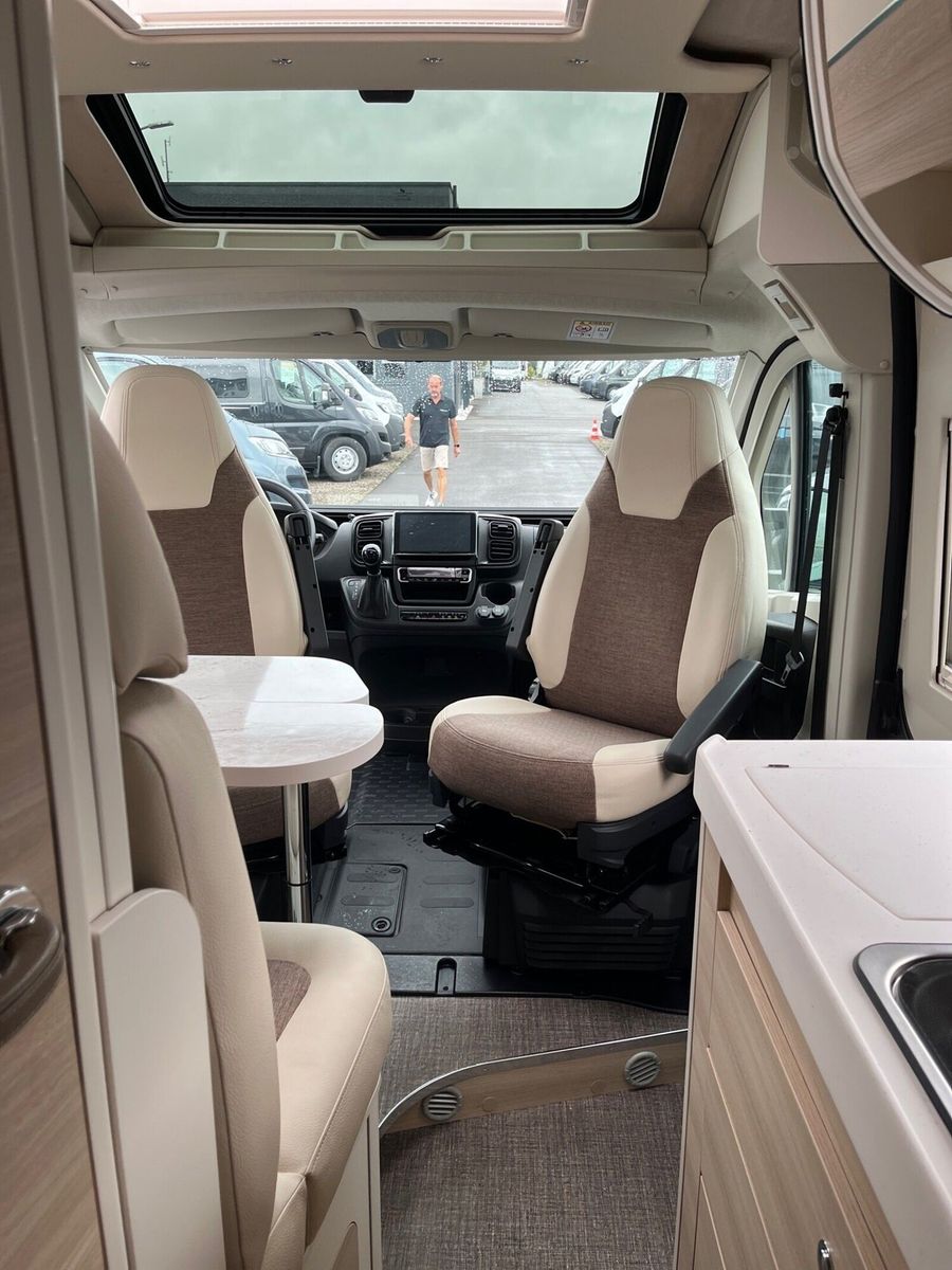 Fahrzeugabbildung Eura Mobil Van V 635 EB Fahrassistenzpaket, Skyroof, RFK