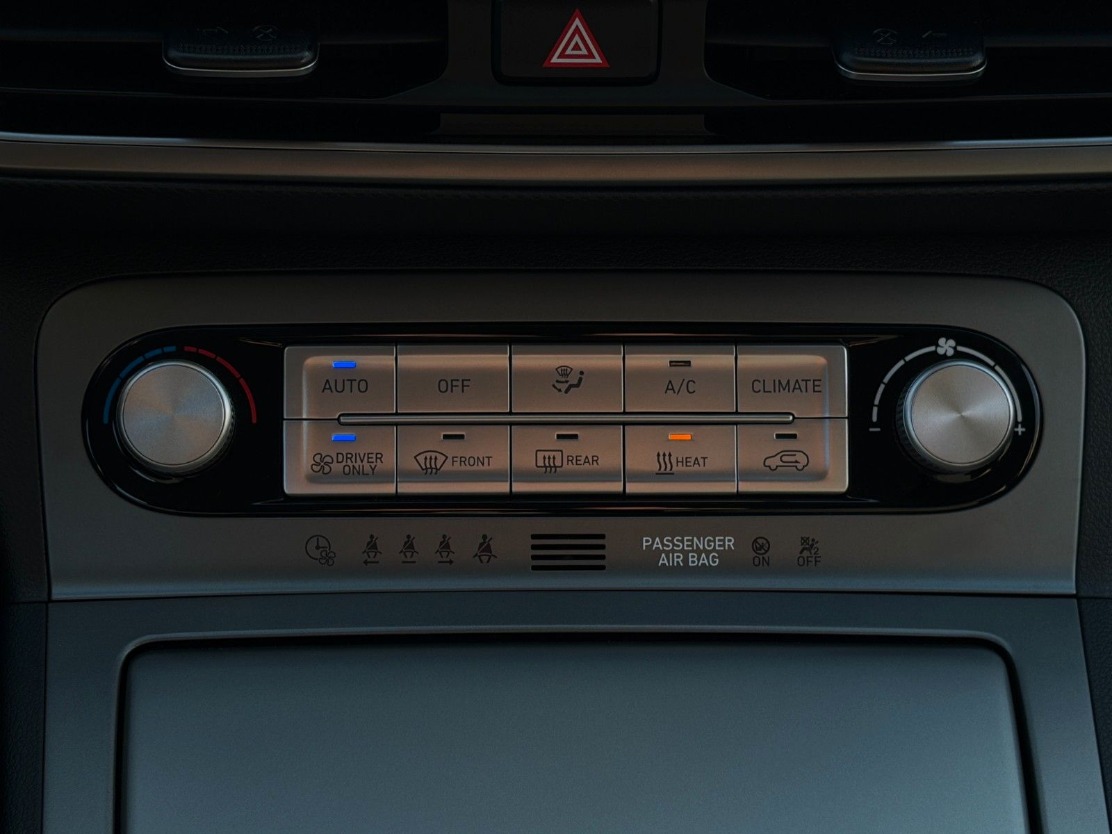 Fahrzeugabbildung Hyundai Kona Select Elektro ACC LKAS PDC CAM SHZ CarPlay