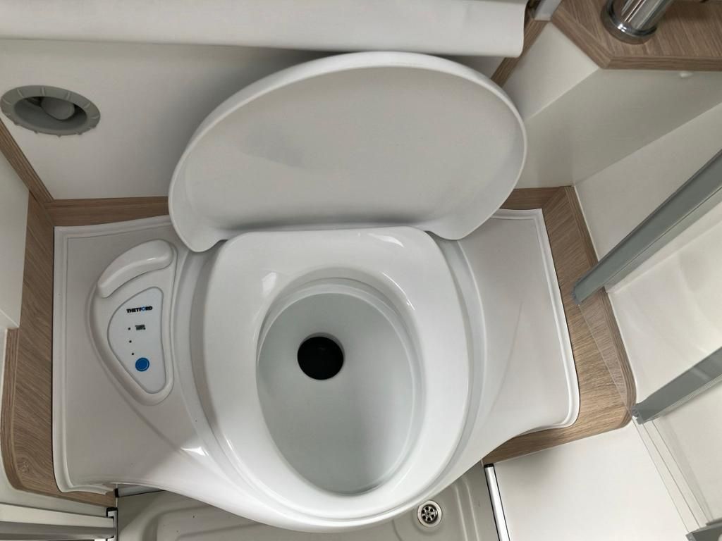 Fahrzeugabbildung Mercedes-Benz Sprinter 419 CDI 4x4 Yucon WOMO *LED*SpurW*SpurH