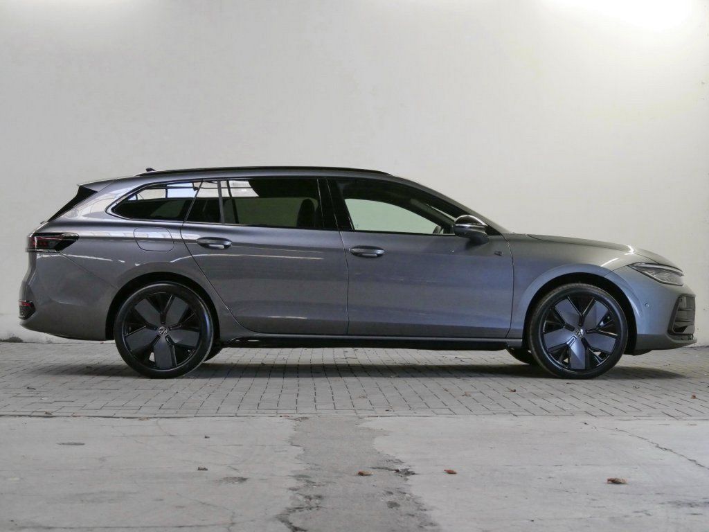 Fahrzeugabbildung Volkswagen Passat Variant 2.0 TDI 4Motion R-Line DSG AHK