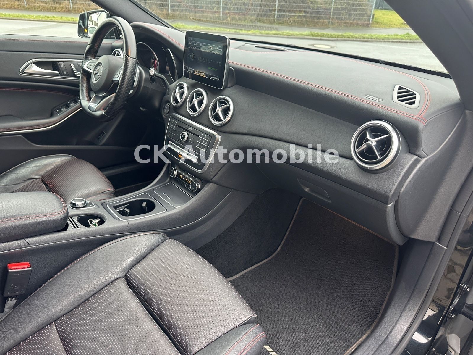 Fahrzeugabbildung Mercedes-Benz CLA 220 CDI Shooting Brake/4Matic/AMG-Line/LED