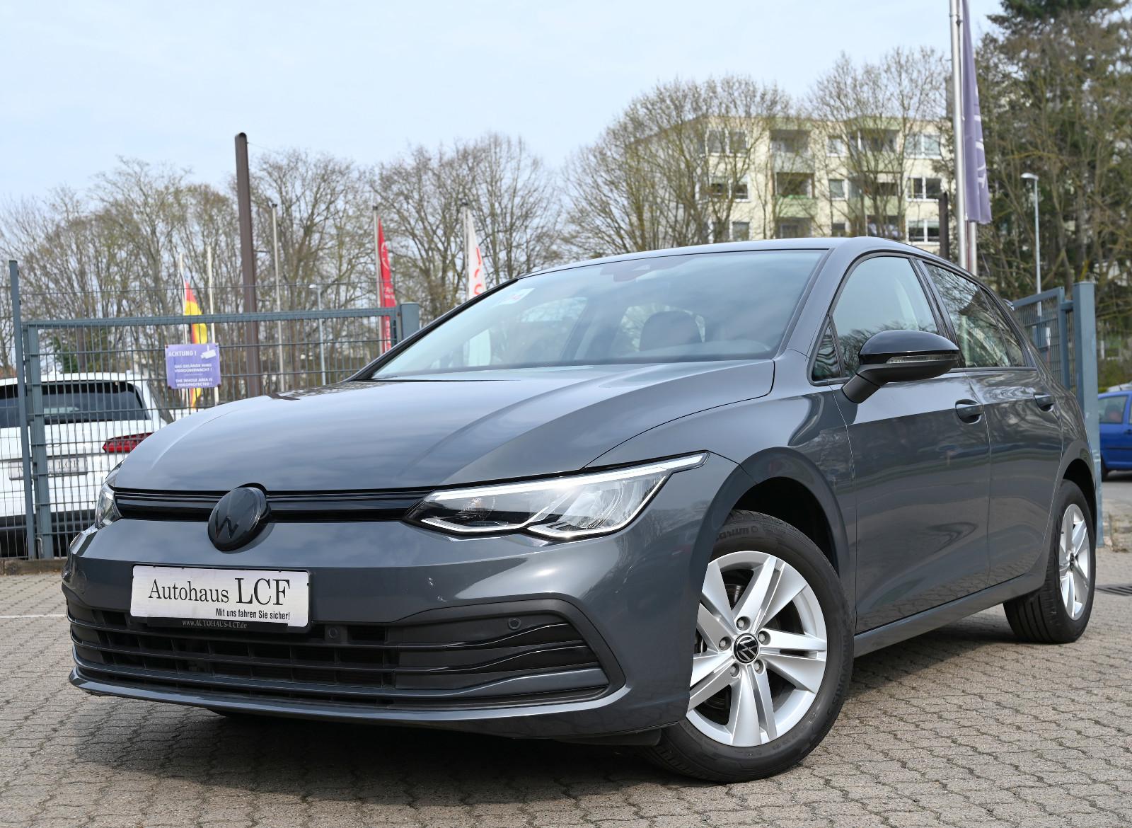 Volkswagen Golf VIII Lim. 1.5 TSI Life PDC LED PDC Sitzhz