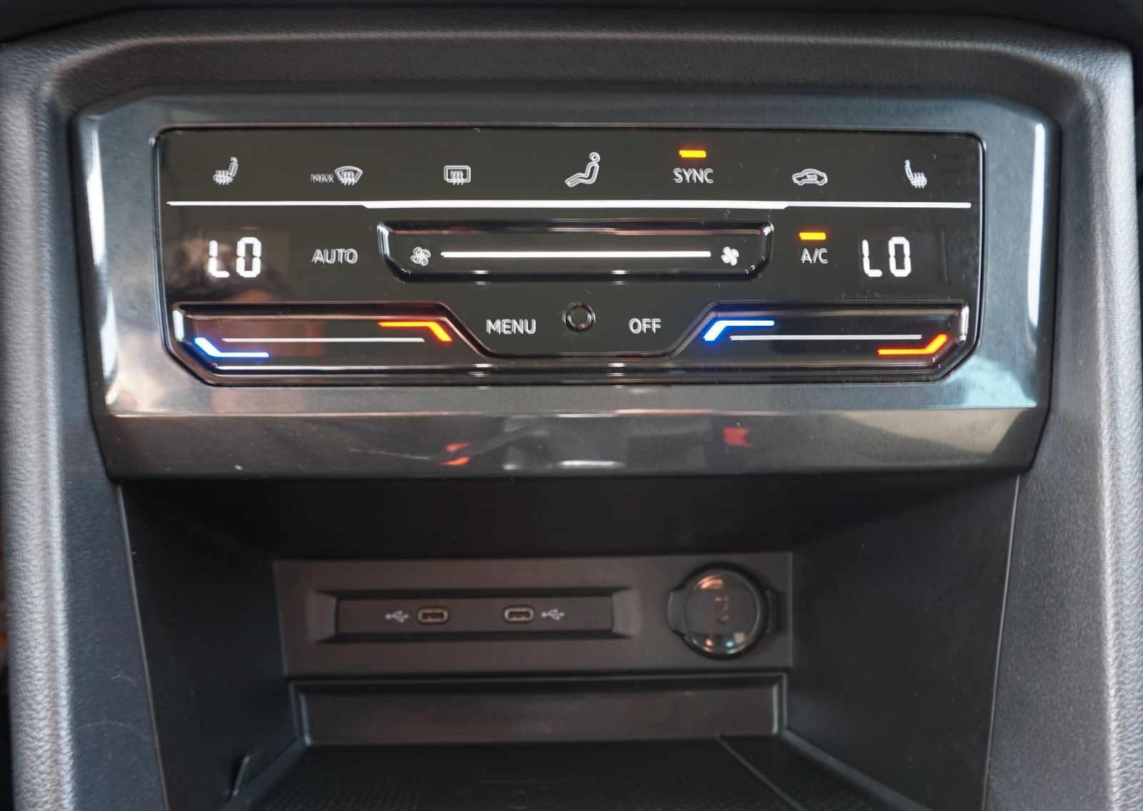 Fahrzeugabbildung Volkswagen Tiguan Elegance 4M, Kamera, Navi, AHK, IQ.Light