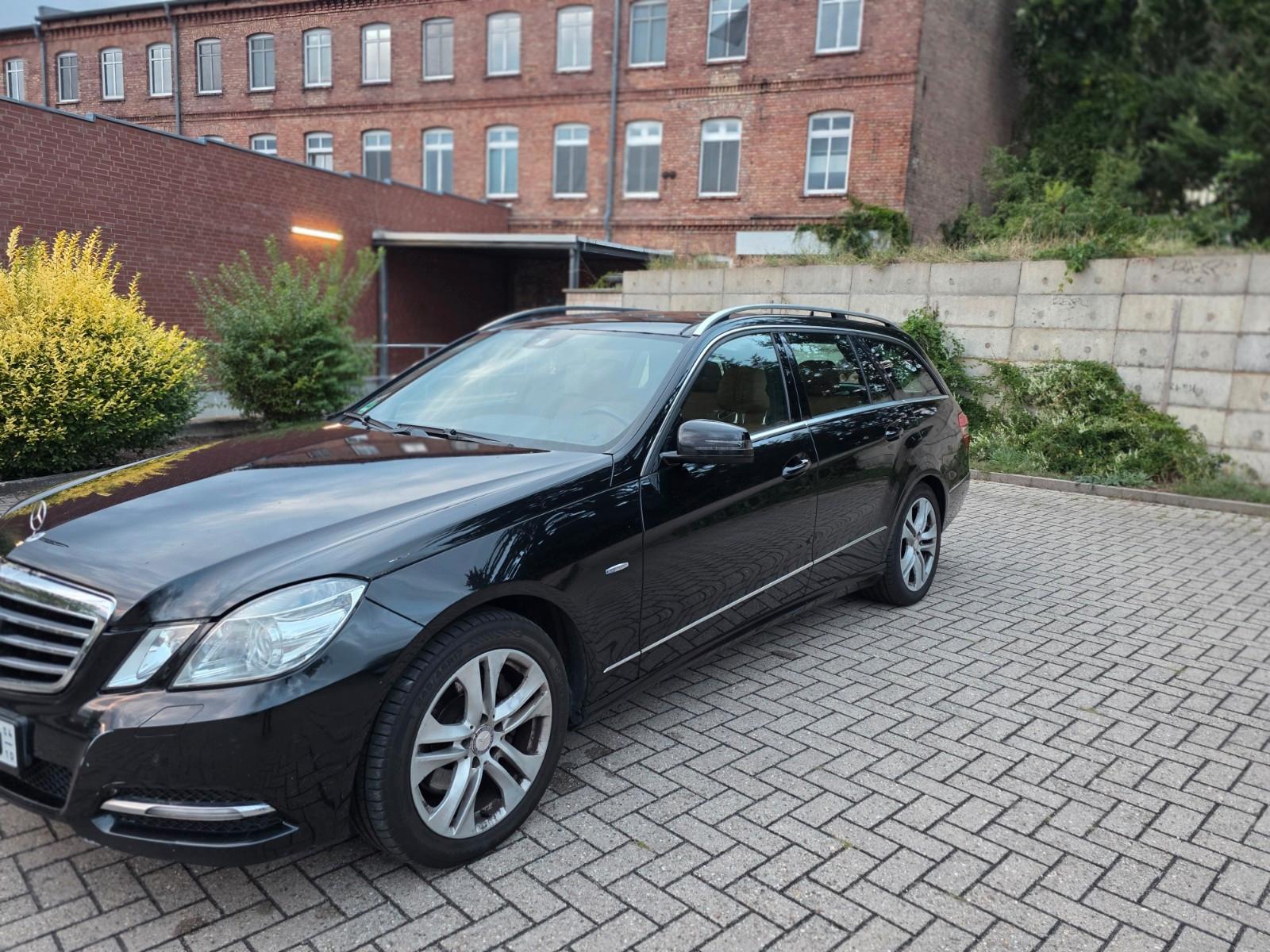 Mercedes-Benz E300 2010 — photo 7