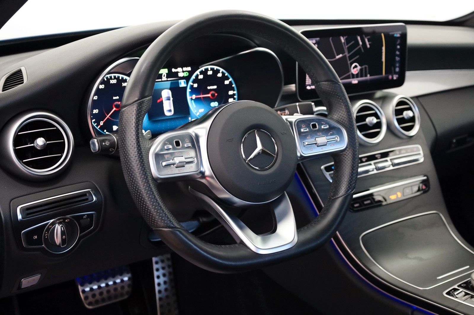 Fahrzeugabbildung Mercedes-Benz C 300 de Lim., AMG line,Leder,Navi,LED,SH,Kamera
