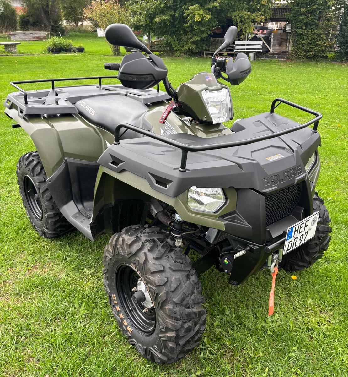 Polaris Sportsman 2013 — вигляд ззаду