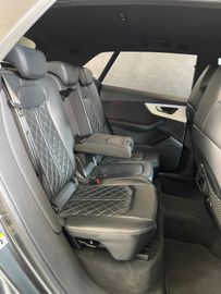 Audi Q8 - 9