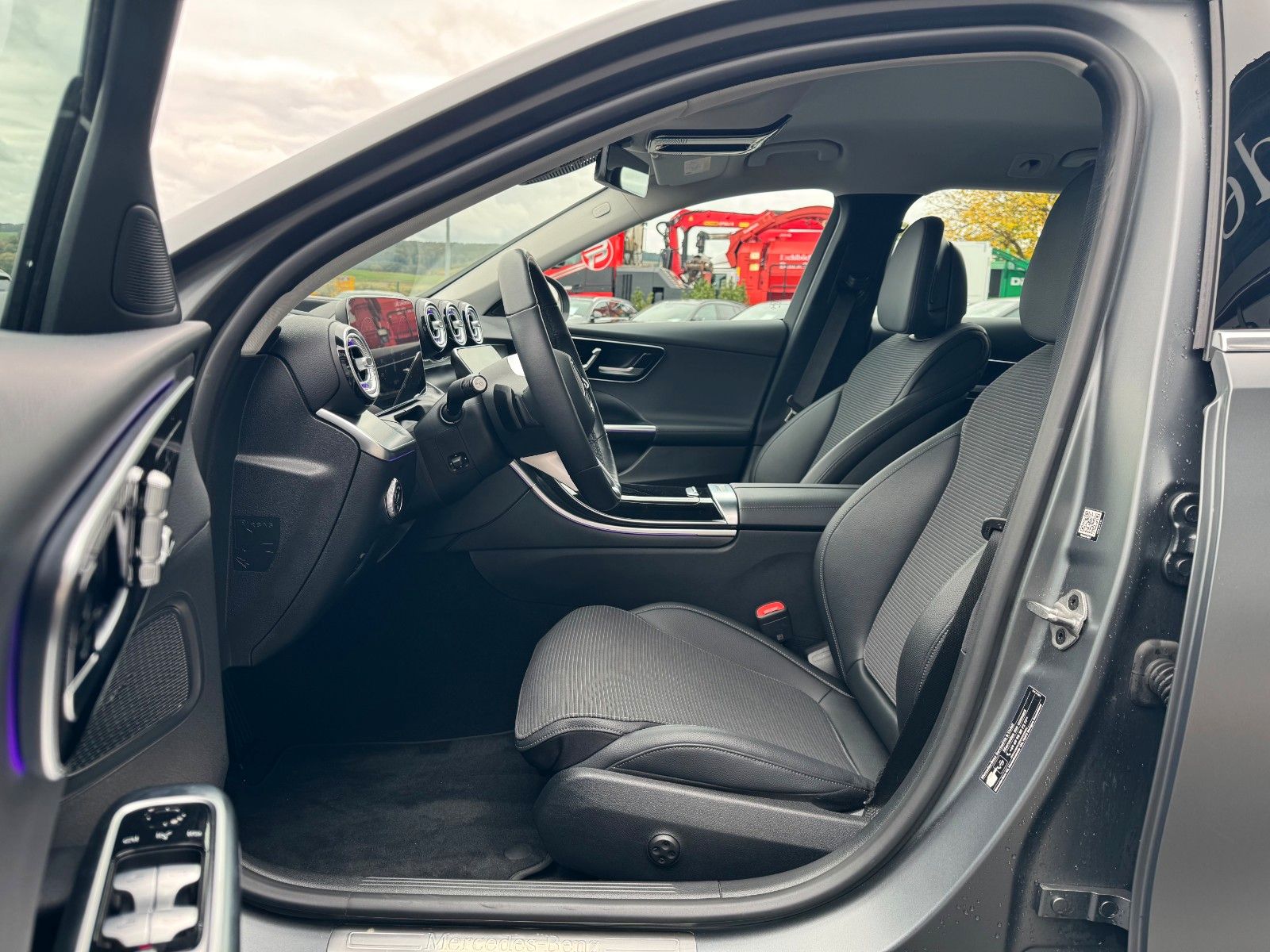 Fahrzeugabbildung Mercedes-Benz C 220 d T AVANTGARDE AHK+Memory+HUD+Distr+Keyles