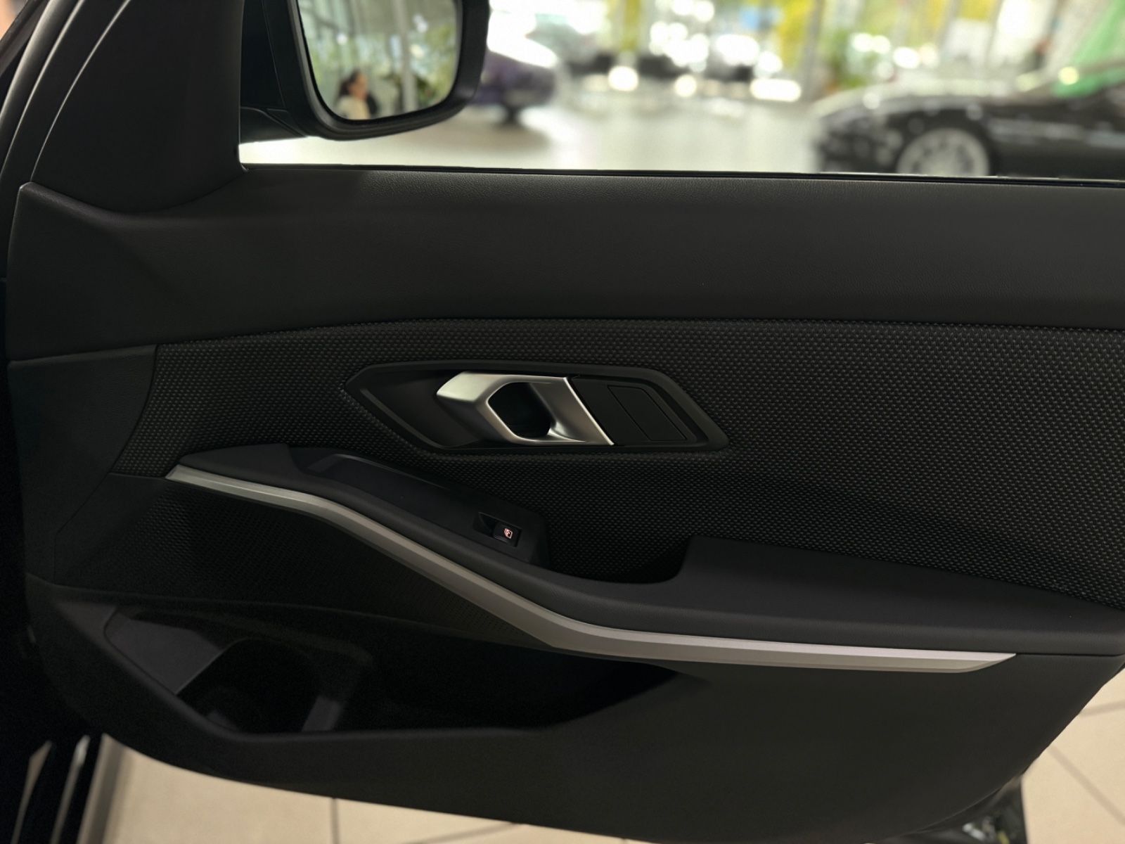 Fahrzeugabbildung BMW 330e DAB PDC CockPit+Geschwindigkeitsreg. LED