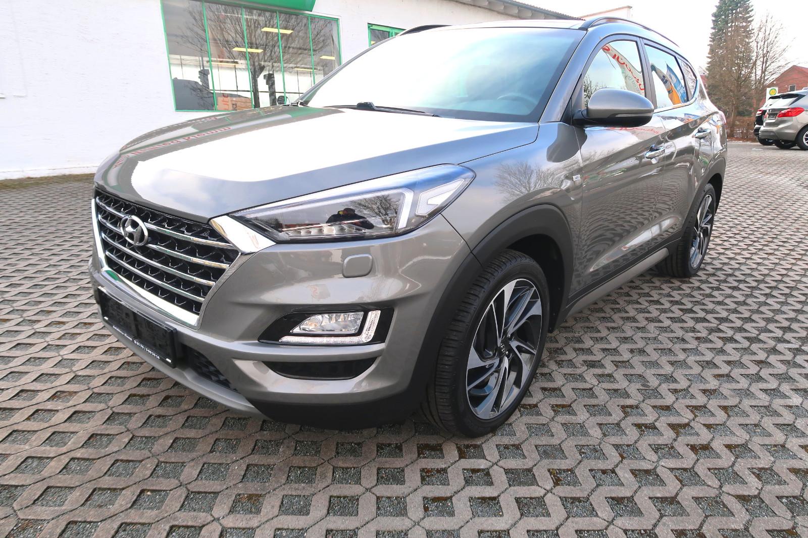 Hyundai TUCSONCRDiA"Premium4WD"19"Leder"Panor"AHK"ACC1Hd