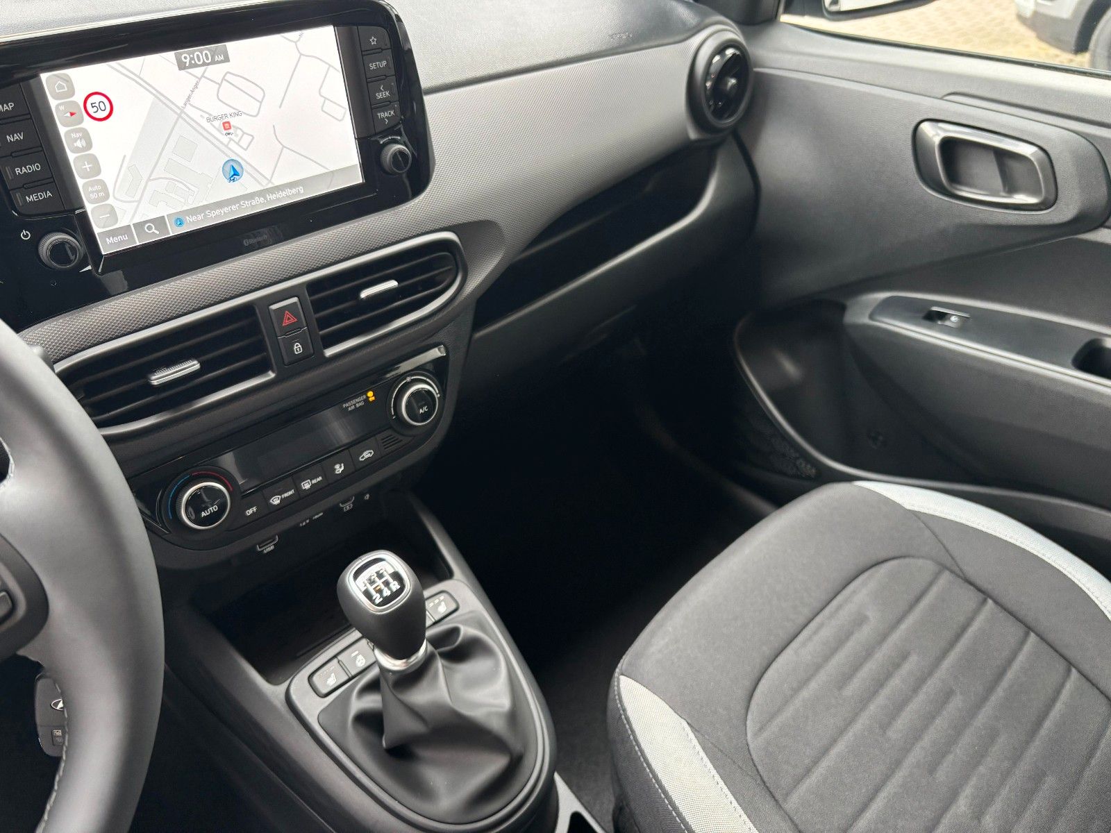 Fahrzeugabbildung Hyundai i10 1.0 63PS Trend Navi/Kamera/SHZ !