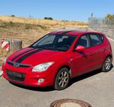 Hyundai i30 1.6 CRDi *KLIMAANLAGE*EURO.4*5.TÜRIG*2.HAND* - Hyundai i30 mit Diesel-Antrieb: Limousine, 1.4