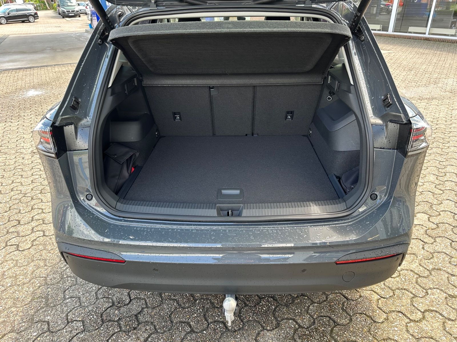 Fahrzeugabbildung Volkswagen Tiguan 1.5 eTSI Life DSG Navi/AHK/ACC/LED/SHZG