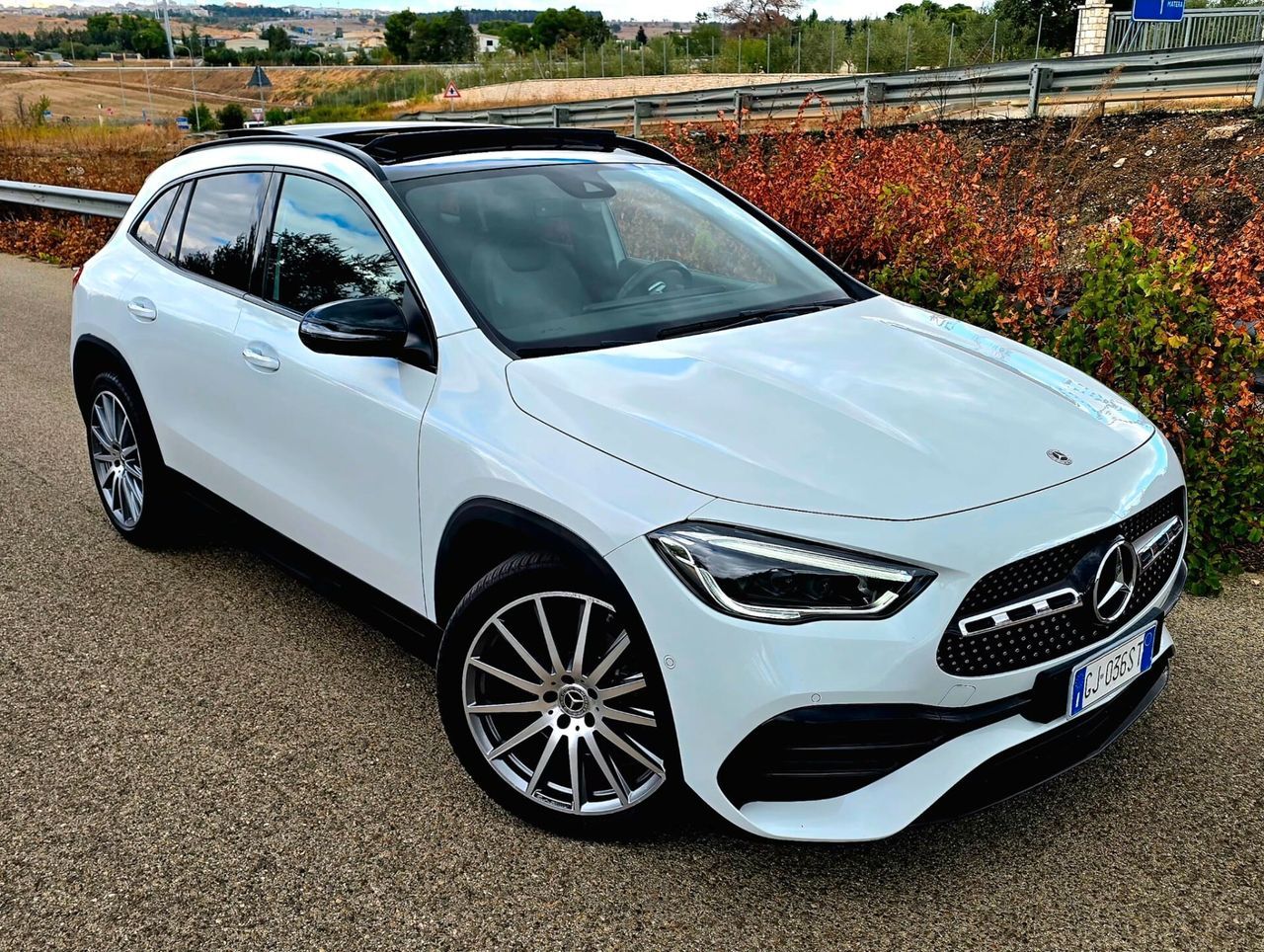 Mercedes-Benz MERCEDES GLA 200d PREMIUM PLUS AMG FANTASTICA