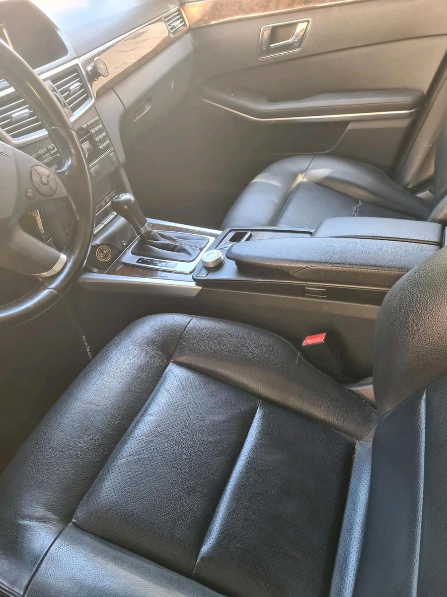 Mercedes-Benz E200 2010 — photo 9