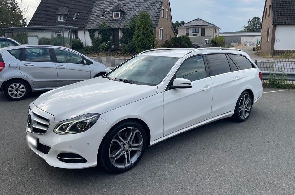 Image of Mercedes-Benz E 220