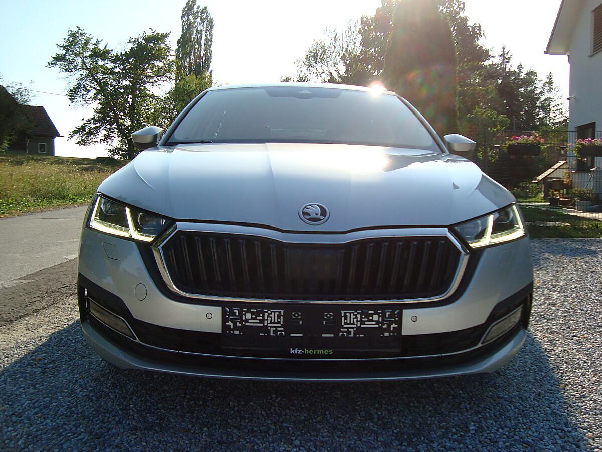 Skoda Octavia Combi 2,0 TDI 4x4 Style DSG 1-Hand !!